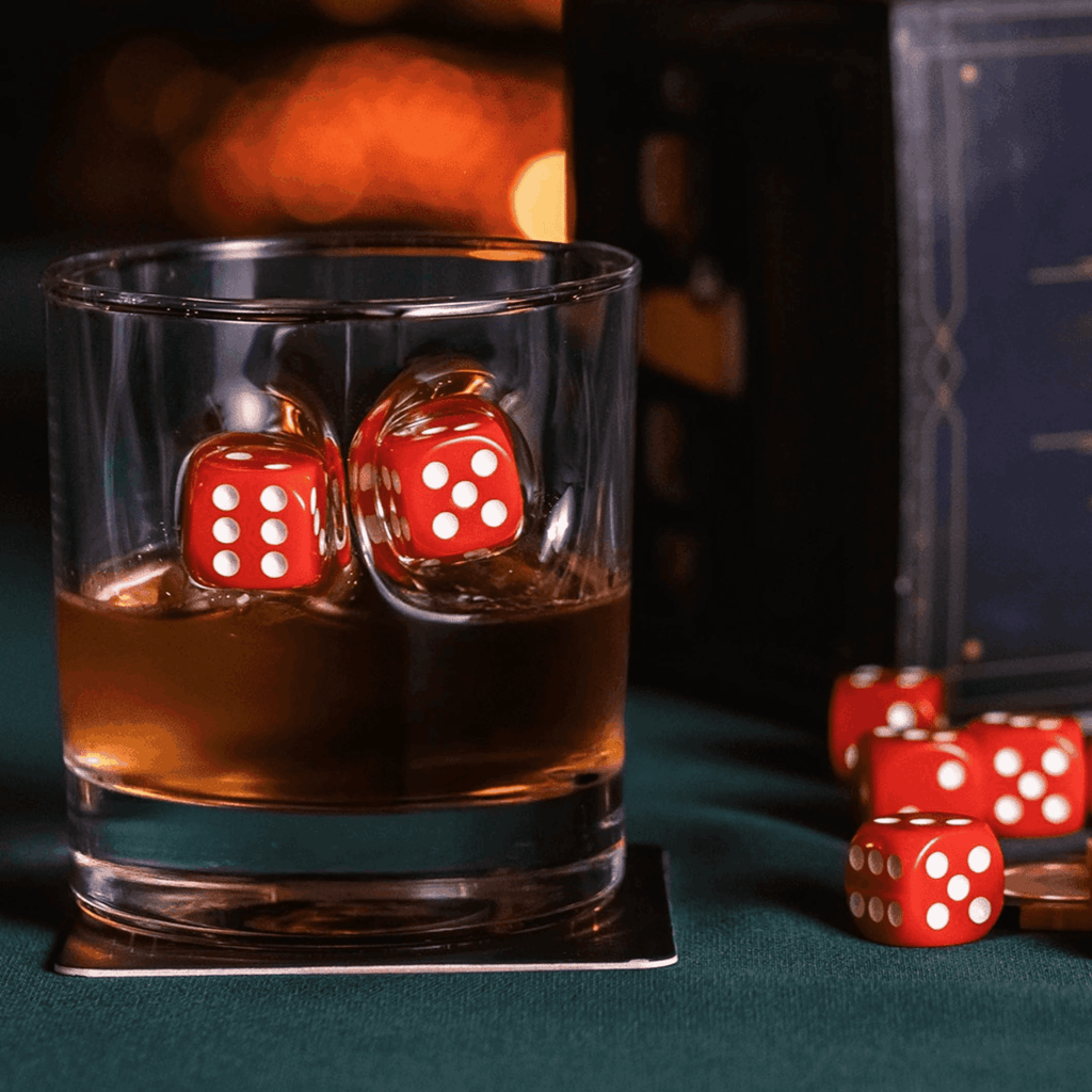 Pahar din sticlă pentru whisky cu zaruri - 300 ml